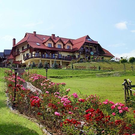 Hotel Lokis ニエジツァ・ザメク エクステリア 写真