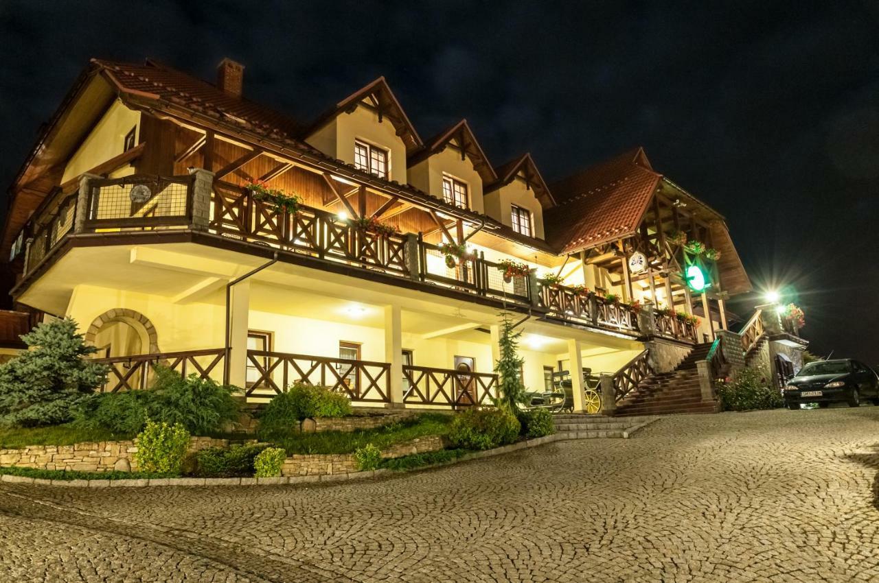 Hotel Lokis ニエジツァ・ザメク エクステリア 写真